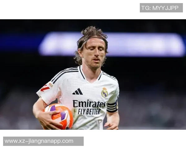 亚沙里赞美莫德里奇:与传奇球员同场竞技的珍贵体验 亚沙里赞美莫德里奇:与传奇球员同场竞技的珍贵体验